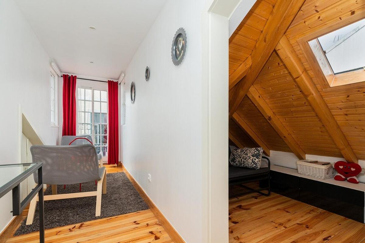 Lejlighed Attic With Balcony In Bairro Alto *
