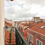 Attic Apartment With Balcony In Bairro Alto