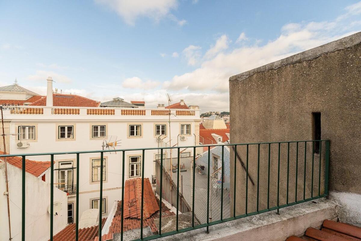 Attic With Balcony In Bairro Alto * Lissabon